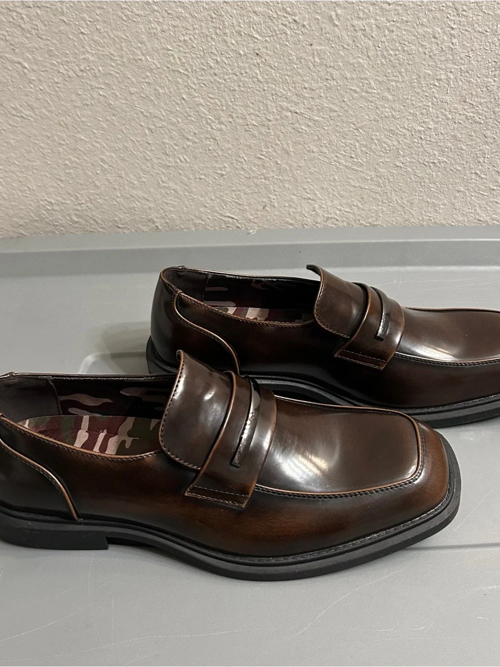 Kenneth Cole Reaction polished brown